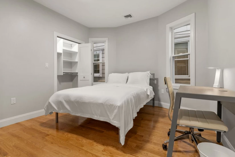 Boston - 1 Beds, 1 Baths