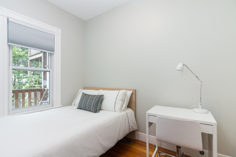 Bedroom 1C Bed