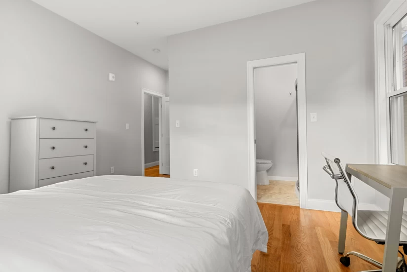 Boston - $1,575+ /mo