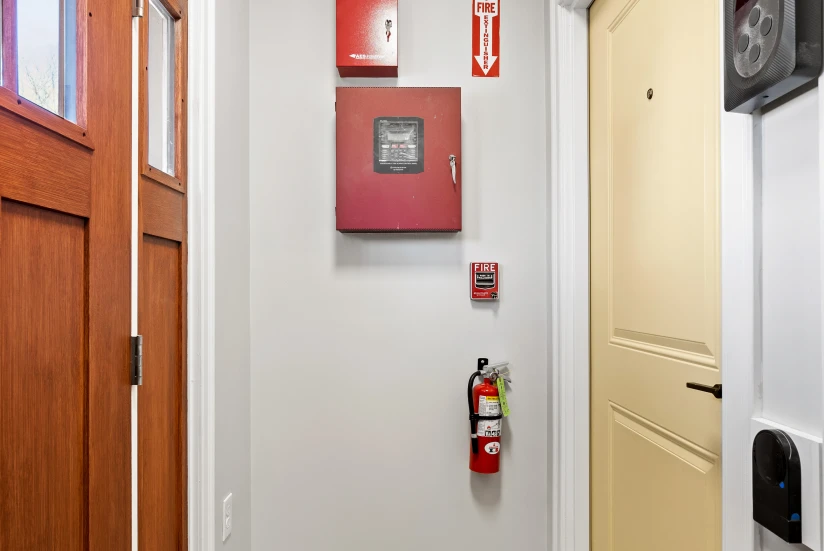 BOSTON - EAST BOSTON - 1 Bed, 1 Bath - Image 11