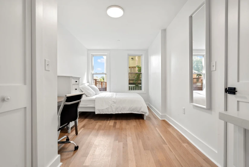 Boston - $1,900+ /month