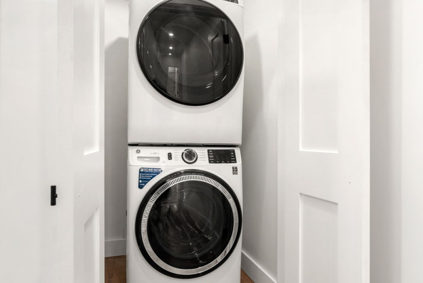 30-web-or-mls-Unit 1 Laundry.a