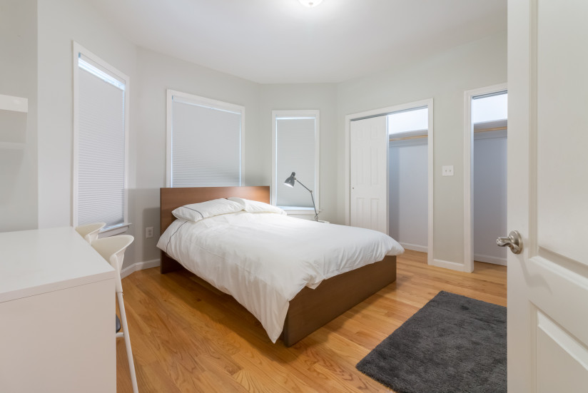 Bedroom-Bed-Closet