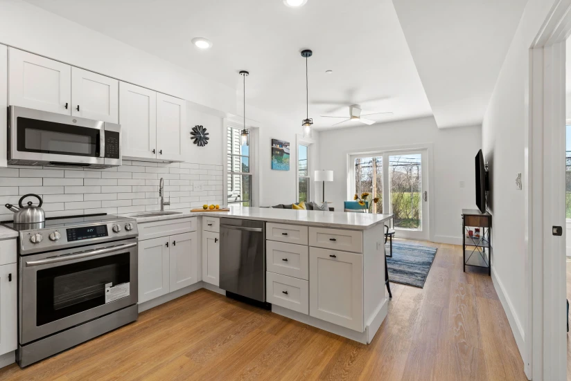 BOSTON - EAST BOSTON - 1 Bed, 1 Bath - Image 4