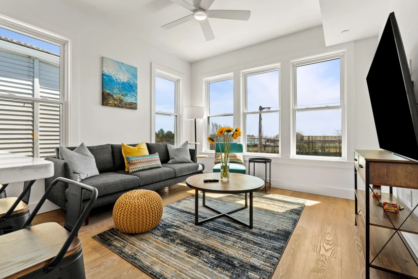 BOSTON - EAST BOSTON - 1 Bed, 1 Bath - Image 2