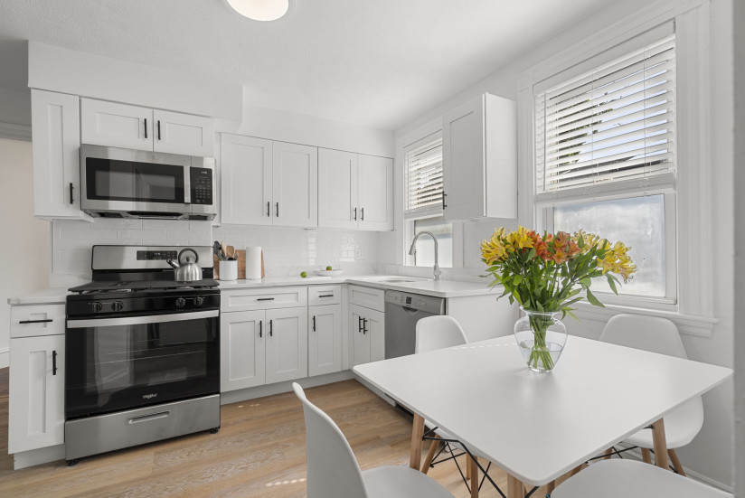 2-web-or-mls-49WalkHill_Unit3_KITCHEN_1
