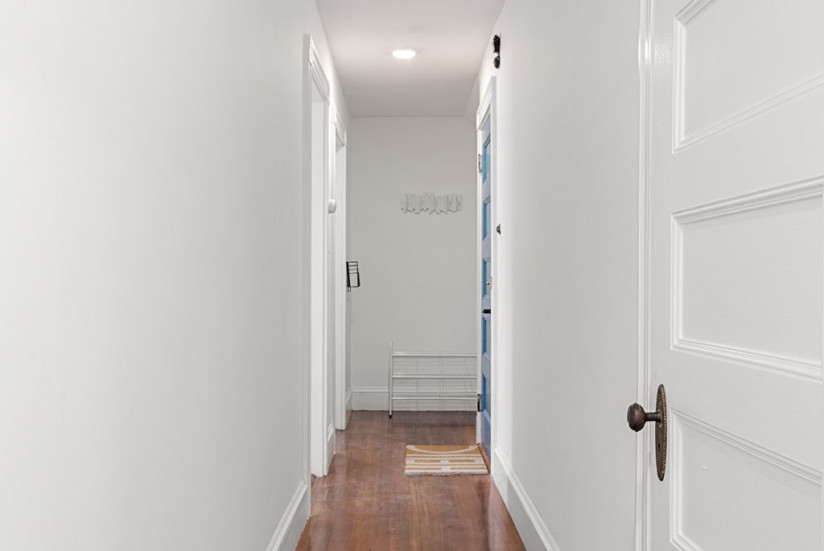 23-web-or-mls-49WalkHill_Unit3_HALL_1