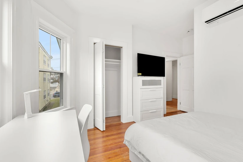 Boston - $1,650+ /mo