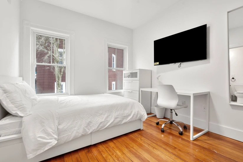 Boston - $1,650+ /mo