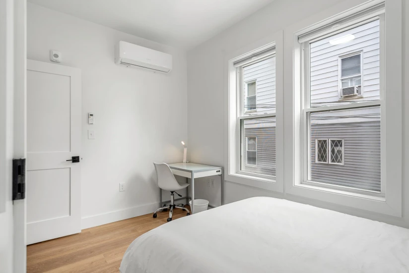 Boston - $1,600+ /mo