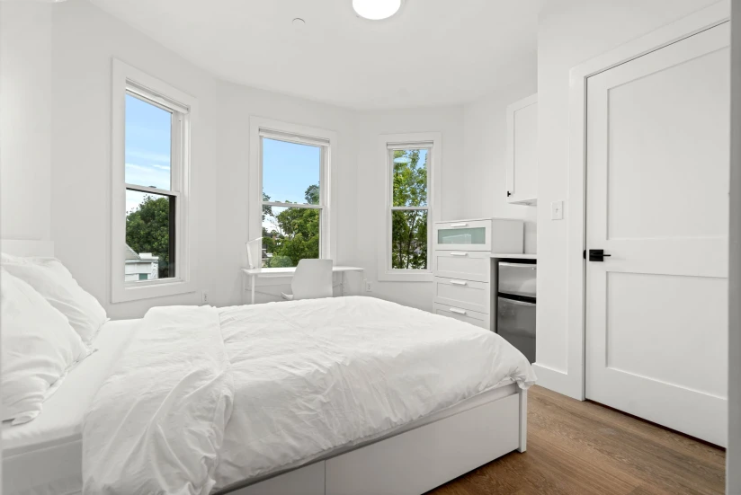 Boston - $1,600+ /mo