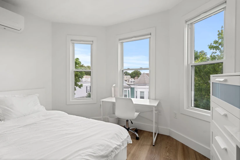 Boston - $1,600+ /mo