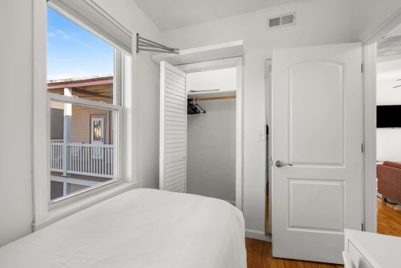 BOSTON - EAST BOSTON - 1 Bed, 1 Bath - Image 11