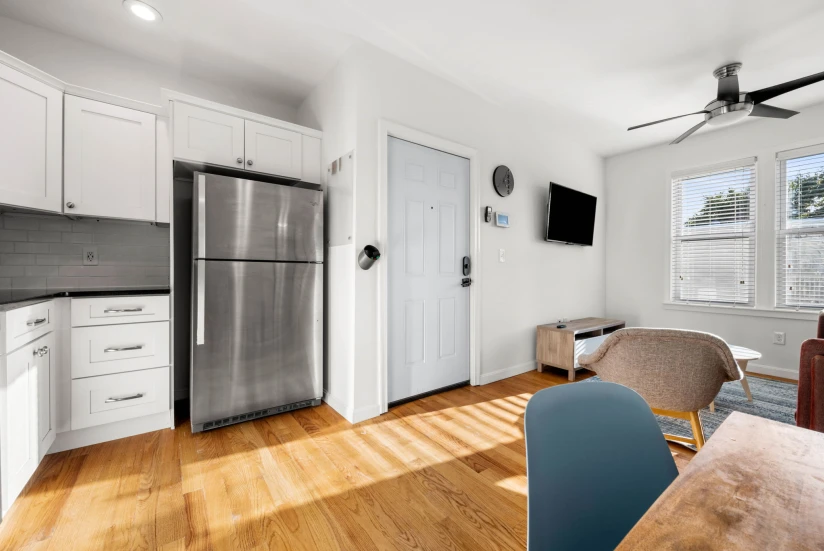 BOSTON - EAST BOSTON - 1 Bed, 1 Bath - Image 14