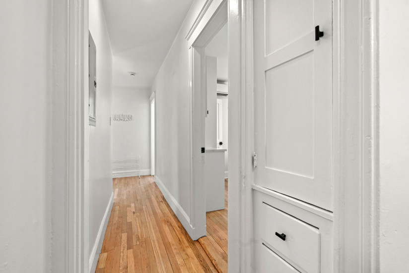 31-web-or-mls-Unit2_Hallway_B