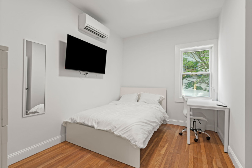 28-web-or-mls-Unit_1_Bedroom1B