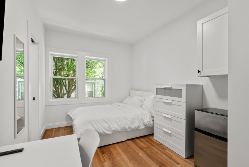 32-web-or-mls-Unit_1_Bedroom1C