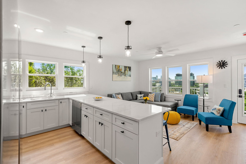 5-web-or-mls-Unit_2_kitchen3