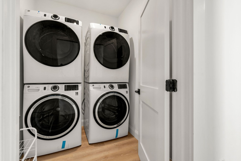 8-web-or-mls-Unit_2_Laundry