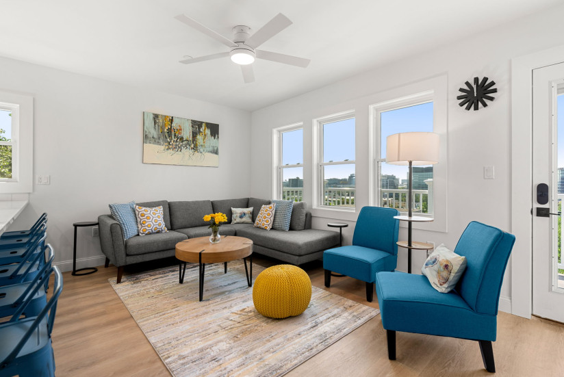 9-web-or-mls-Unit_2_living