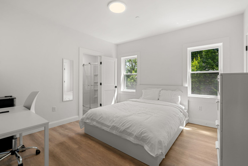 22-web-or-mls-Unit_2_Bedroom2B1