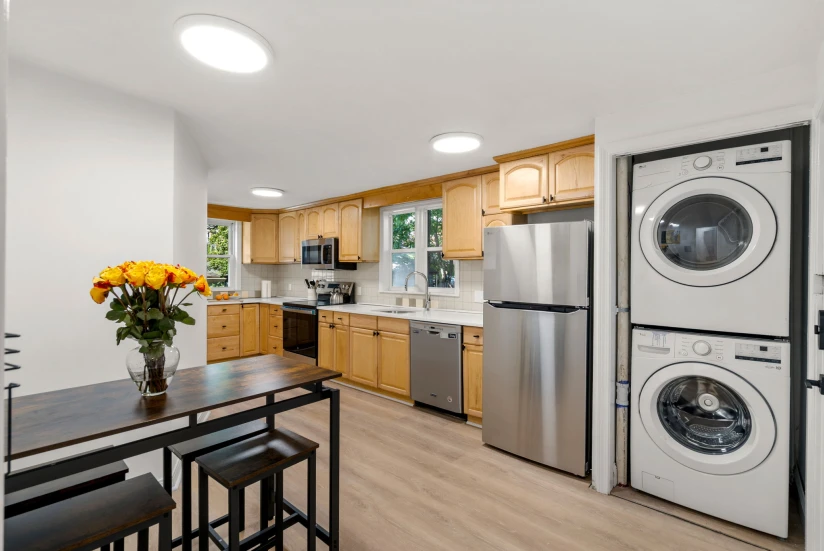 BOSTON - JAMAICA PLAIN - 1 Bed, 1 Bath - Image 1