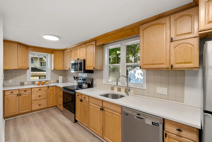 BOSTON - JAMAICA PLAIN - 1 Bed, 1 Bath - Image 2