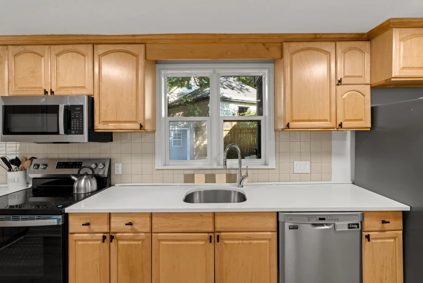 BOSTON - JAMAICA PLAIN - 1 Bed, 1 Bath - Image 4