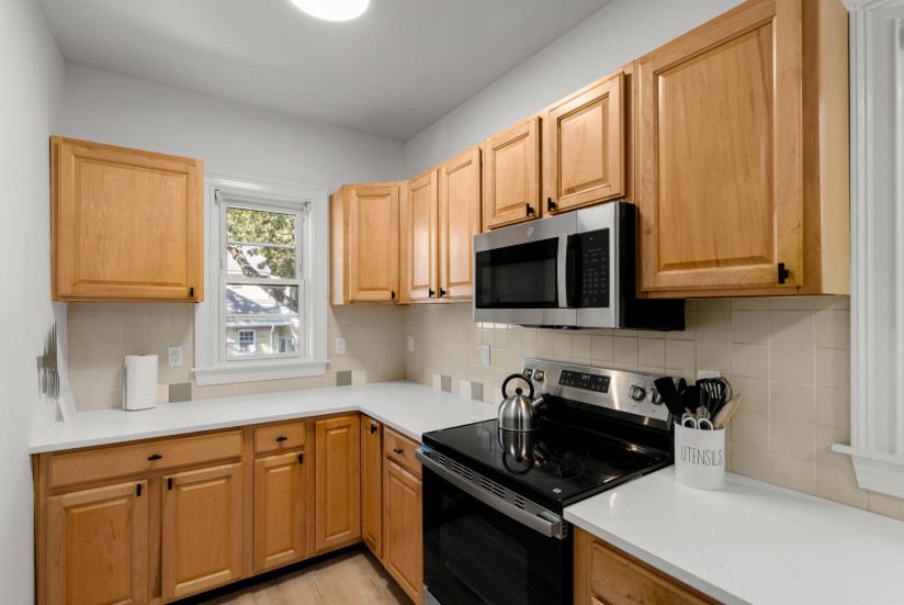 25-web-or-mls-2KITCHEN 14