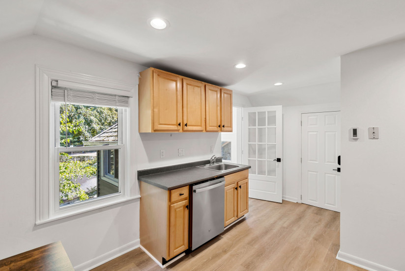 24-web-or-mls-3KITCHEN 14