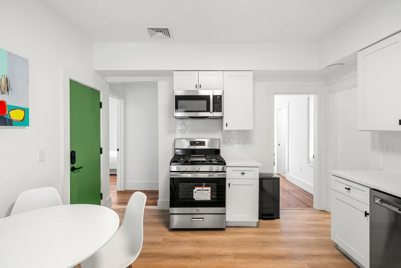 BOSTON - DORCHESTER - 1 Bed, 1 Bath - Image 3