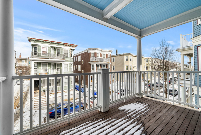 31-web-or-mls-Unit 2_Deck_Front_1