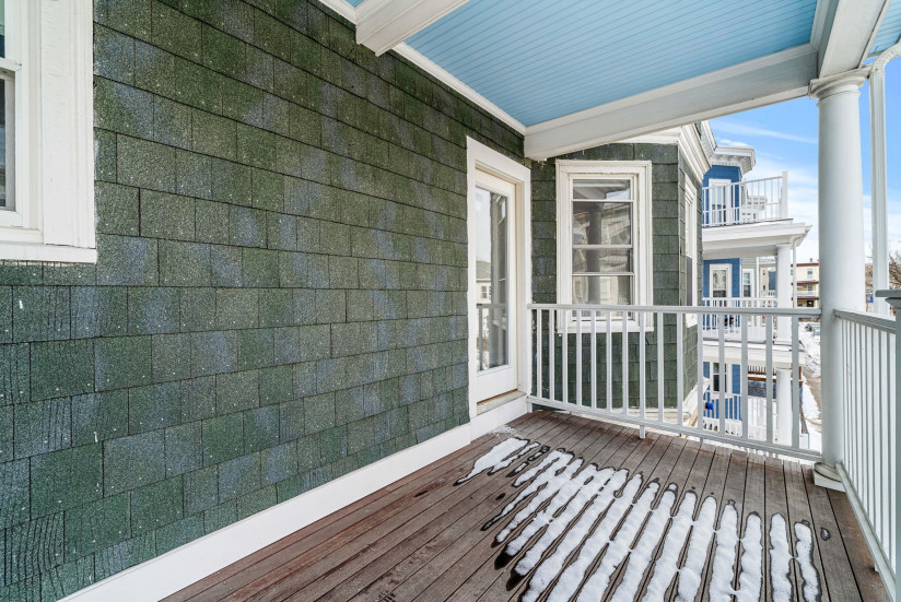 32-web-or-mls-Unit 2_Deck_Front_2