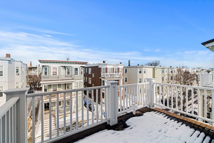 27-web-or-mls-Unit 3_Deck_Front_1