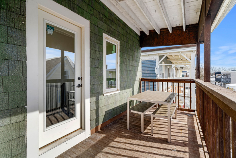 29-web-or-mls-Unit 3_Deck_Rear_2