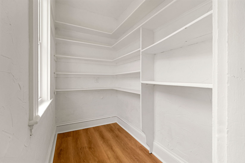 31-web-or-mls-Unit 3_Pantry_1