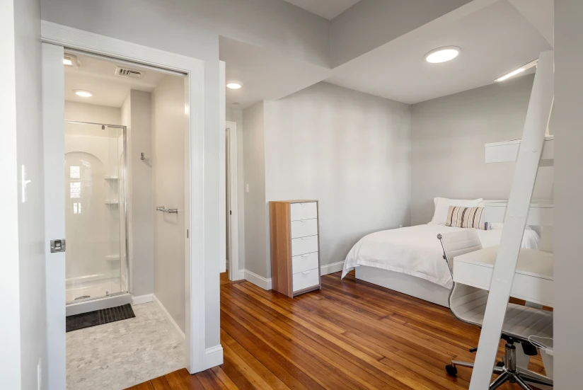 BOSTON - EAST BOSTON - 1 Bed, 1 Bath - Image 16