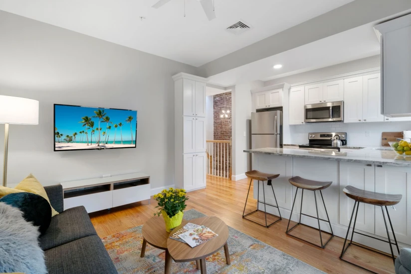Boston - $1,600+ /month