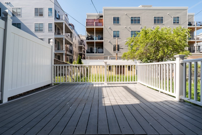 East 2nd Street, Boston