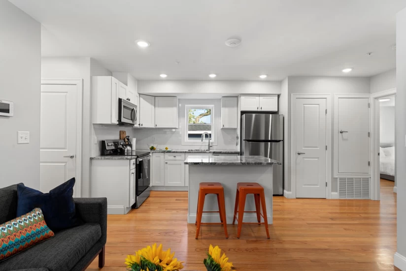 Boston - $1,800+ /mo