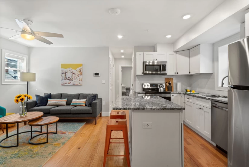 Charlestown Furnished Bedroom with Private Bath in Charlestown Boston - $1,700
