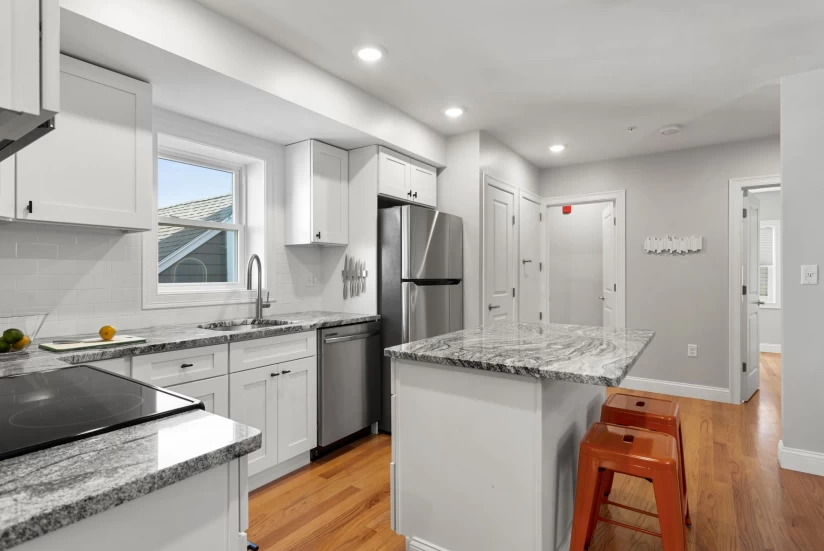 Boston - $1,800+ /mo