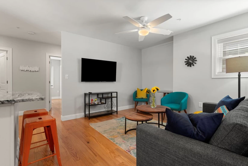 Boston - $1,800+ /mo