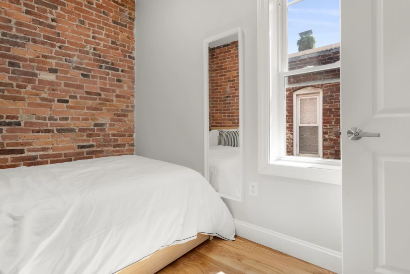 Boston - $1,600+ /mo
