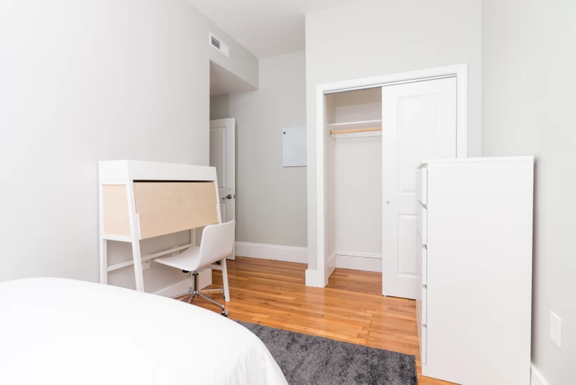 Boston - 1 Beds, 1 Baths